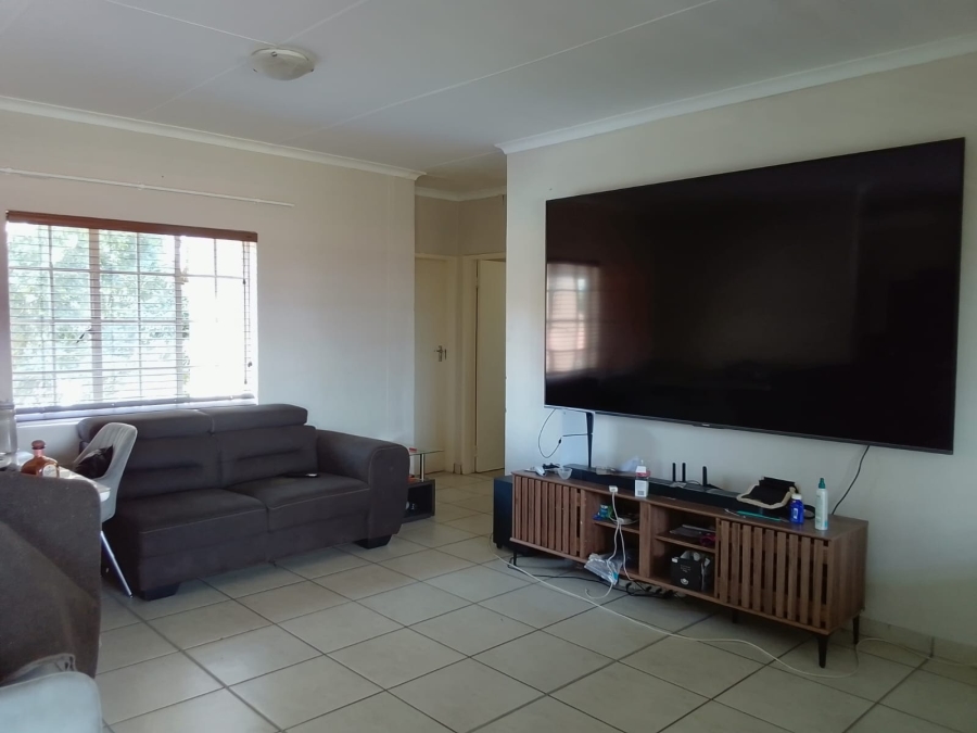 To Let 3 Bedroom Property for Rent in Waterkloof A H North West